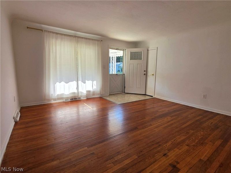1301 Hulett Avenue , Eastlake, OH 44095 Photo 3