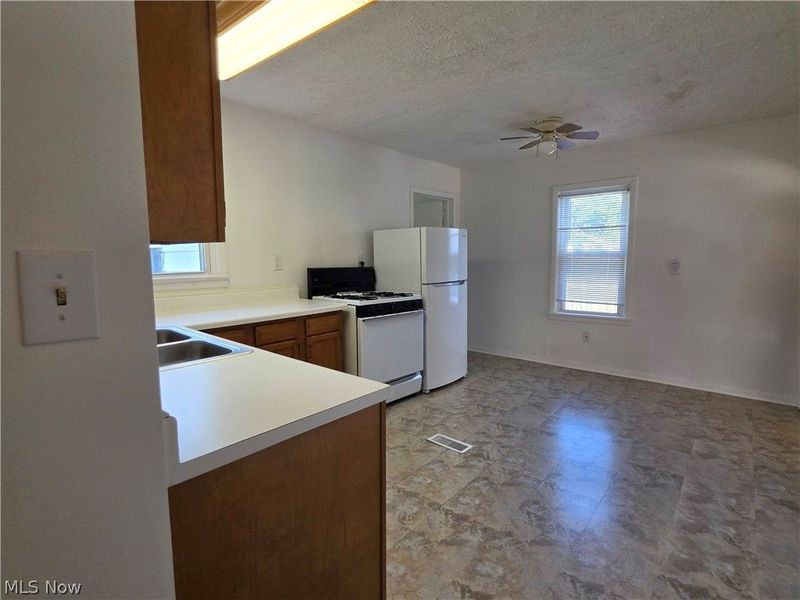 1301 Hulett Avenue , Eastlake, OH 44095 Photo 6
