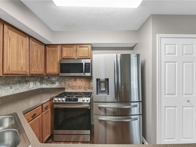 6744 Asterhurst Trce, Middleburg Heights, OH 44130 Photo 7