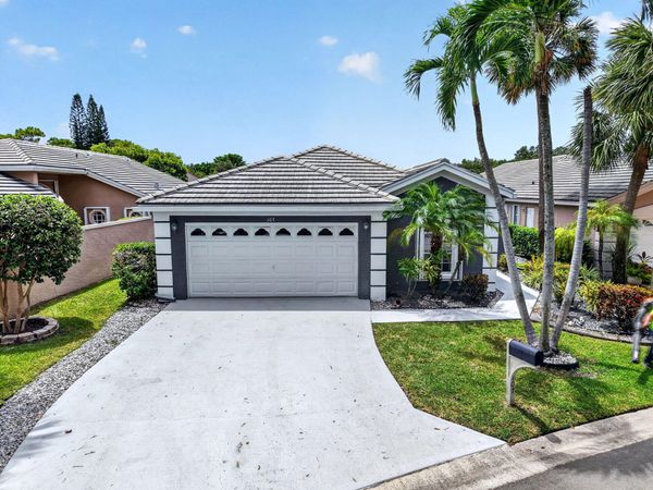 107 Harbor Lake Circle, Greenacres, FL 33413