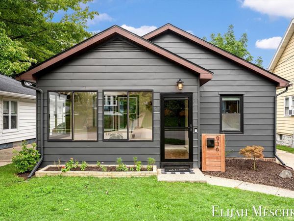 936 Valley Avenue NW, Grand Rapids, MI 49504
