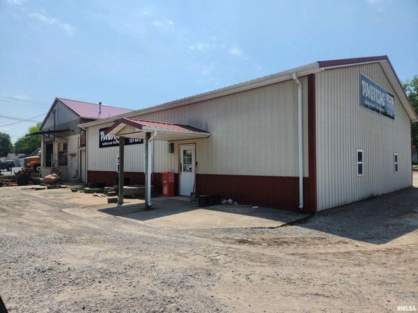 309 S Beaucoup Street , Pinckneyville, IL 62274