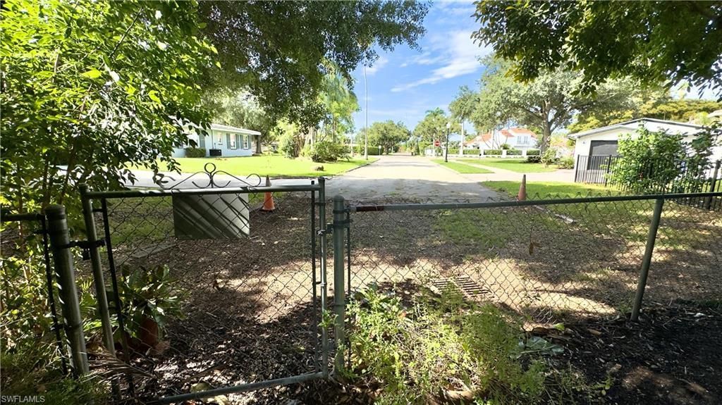 1364 Shadow Ln, Fort Myers, FL 33901 Photo