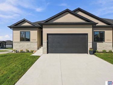 10500 Majestic Lane, Lincoln, NE 68527