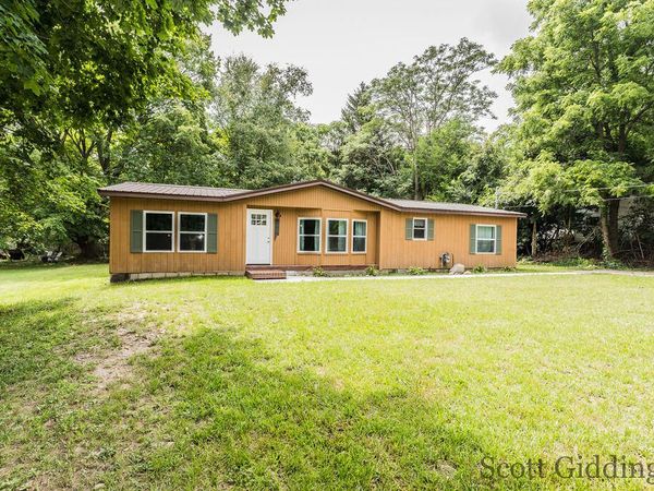 318 E Bellevue Street, Stanton, MI 48888