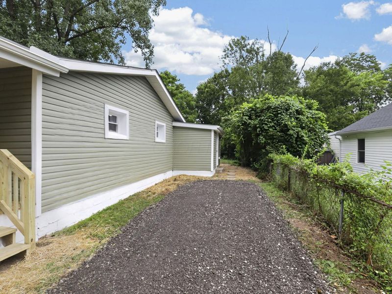 1240 Manor Drive, Columbus, OH 43232 Photo 56