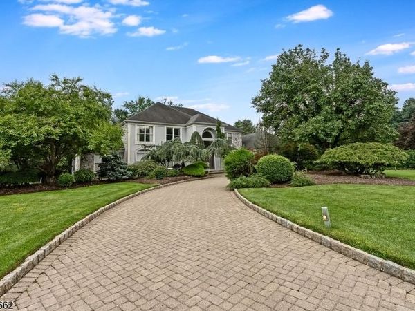31 Blackbirch Rd, Scotch Plains, NJ 07076