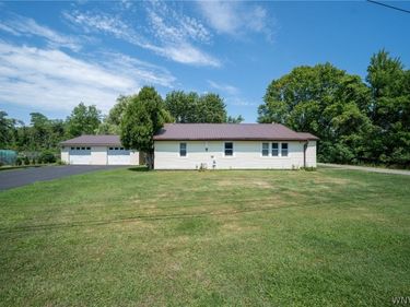 720 Bennett Road, Angola, NY 14006