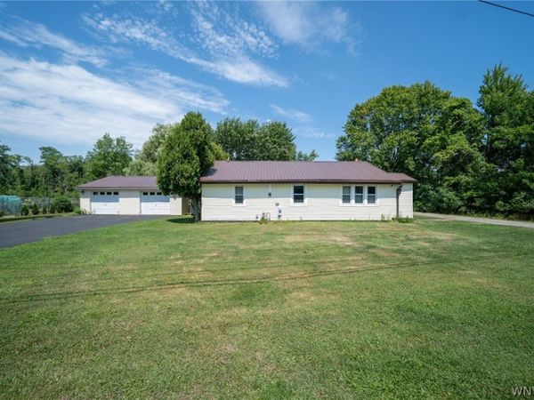 720 Bennett Road, Angola, NY 14006