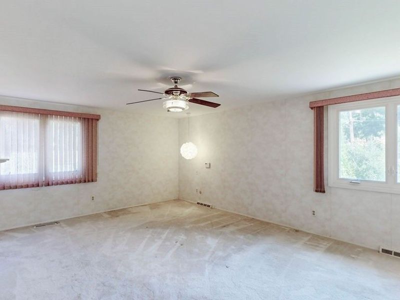 25451 Hilltop Drive, Beachwood, OH 44122 Photo 13