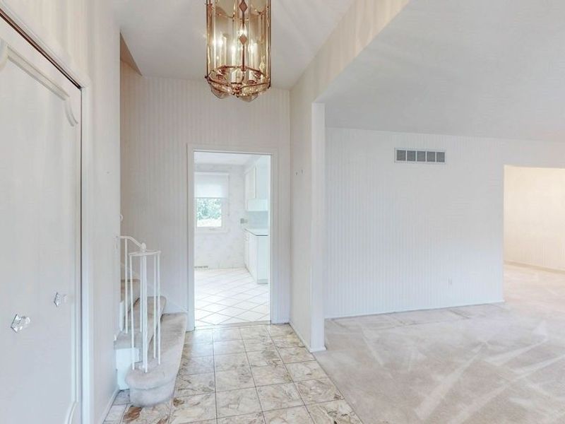 25451 Hilltop Drive, Beachwood, OH 44122 Photo 15