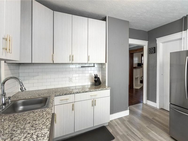 3323 Highview Avenue, Cleveland, OH 44109 Photo 10