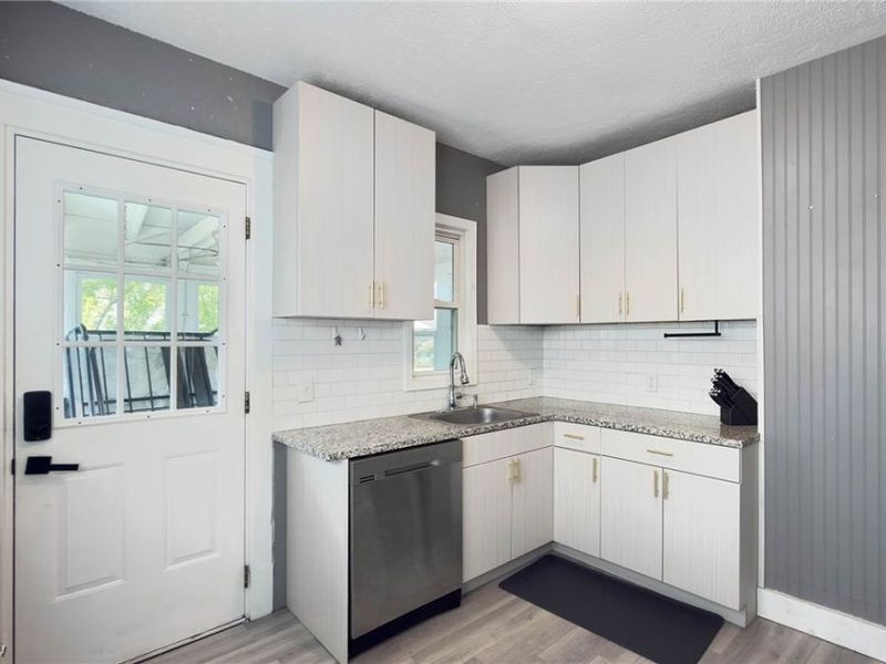 3323 Highview Avenue, Cleveland, OH 44109 Photo 7