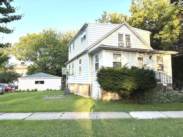 8063 N Elmwood Street, Skokie, IL 60077