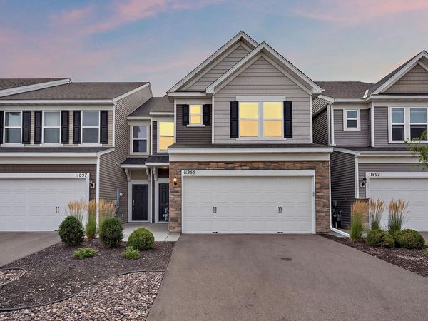 11255 Crestbury Drive , Woodbury, MN 55129