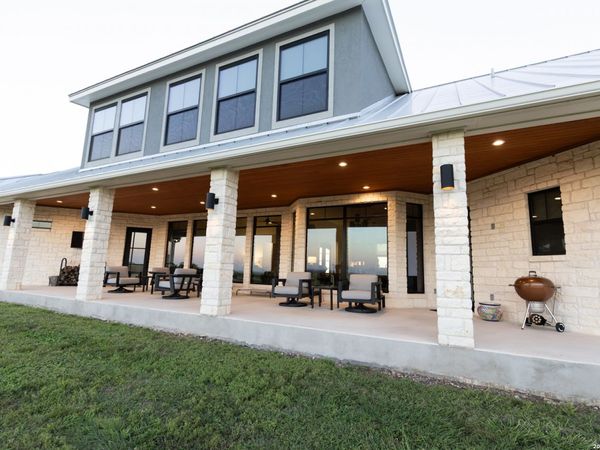 457 Branch Rd, Seguin, TX 78155