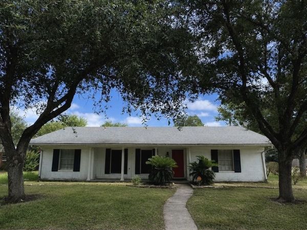 2406 BON AIRE AVE, Victoria, TX 77901