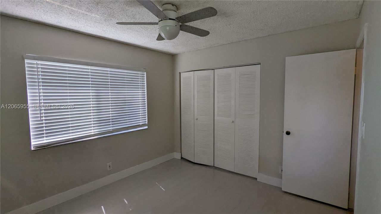 460 Lakeview Dr , Unit 4, Weston, FL 33326 Photo
