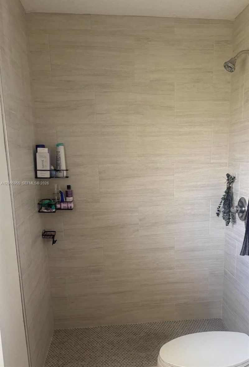 460 Lakeview Dr , Unit 4, Weston, FL 33326 Photo