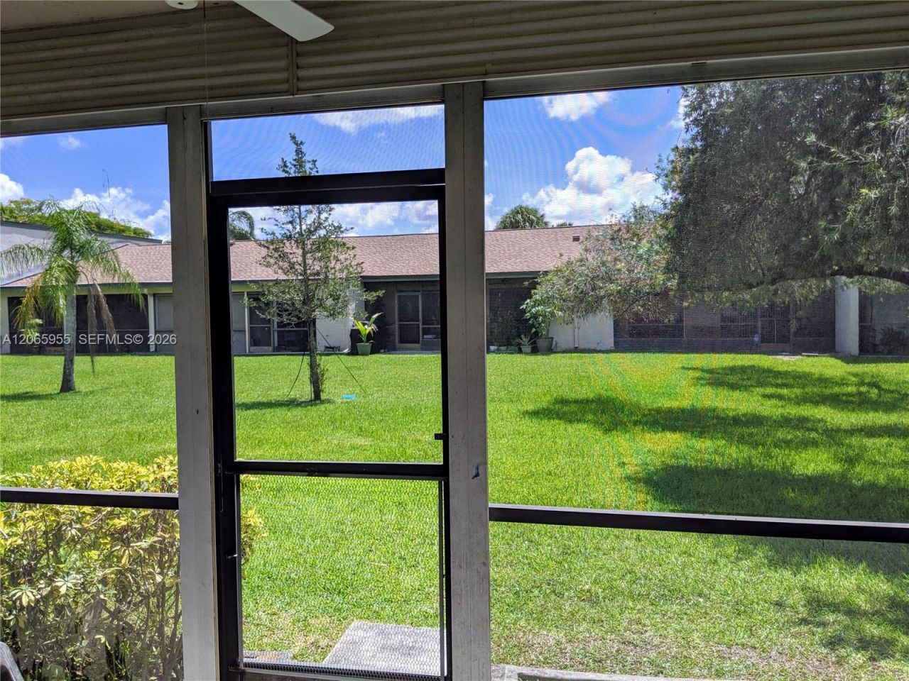 460 Lakeview Dr , Unit 4, Weston, FL 33326 Photo