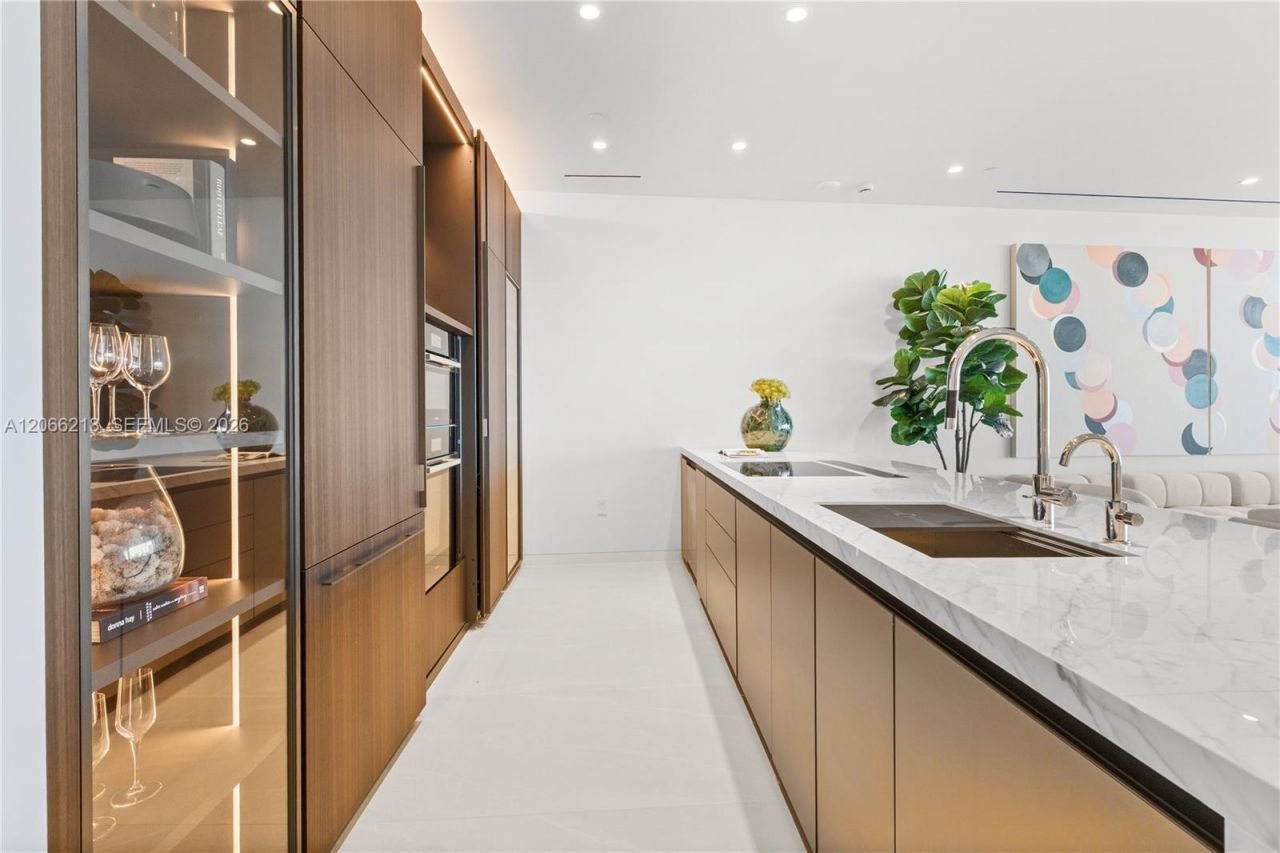 5 Grove Isle , Unit 301, Coconut Grove, FL 33133 Photo