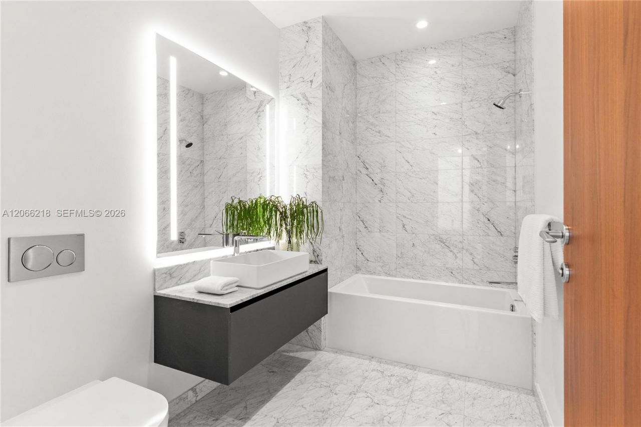 5 Grove Isle , Unit 301, Coconut Grove, FL 33133 Photo