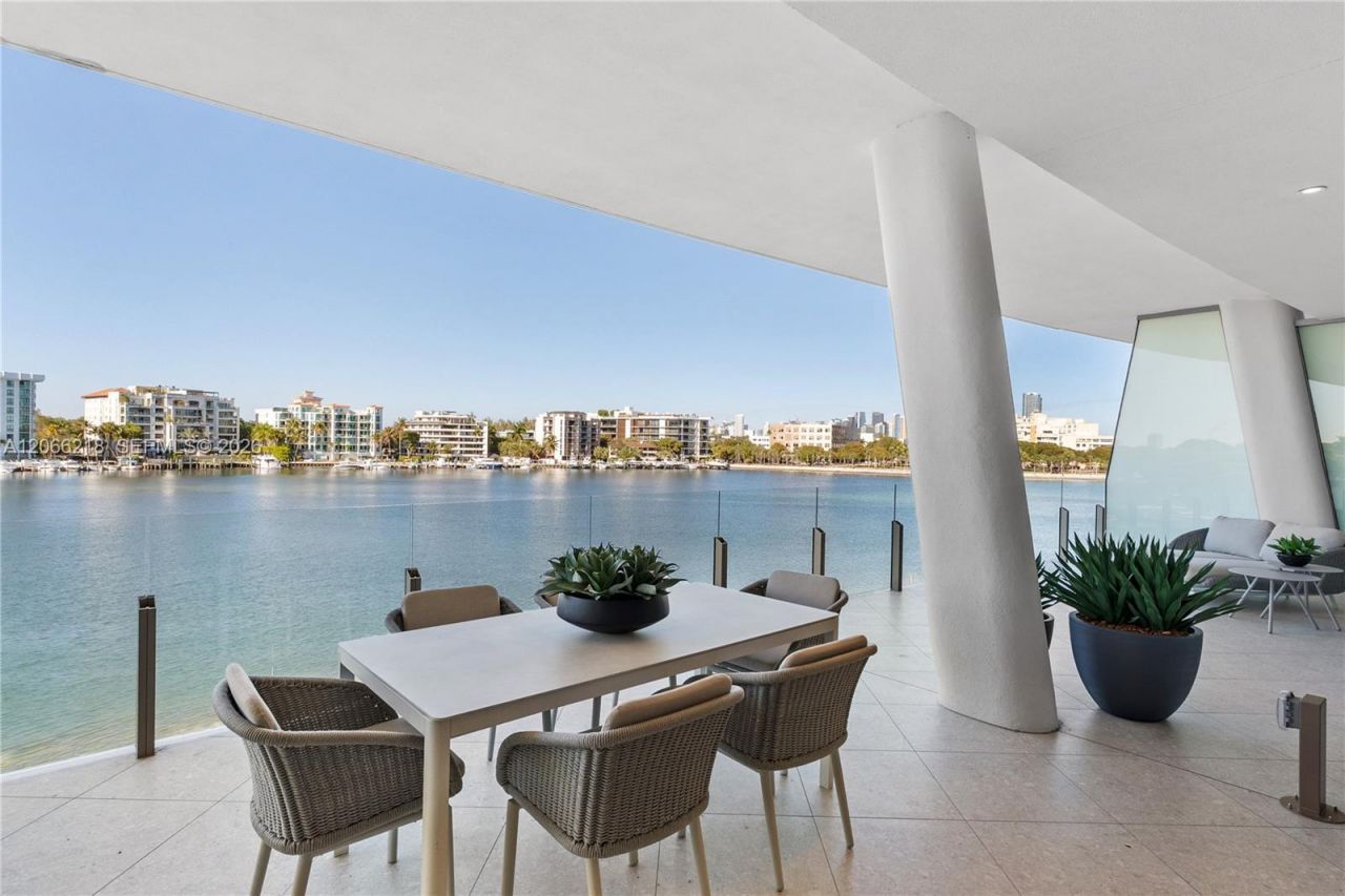 5 Grove Isle , Unit 301, Coconut Grove, FL 33133 Photo