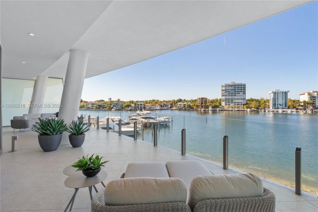 5 Grove Isle , Unit 301, Coconut Grove, FL 33133 Photo