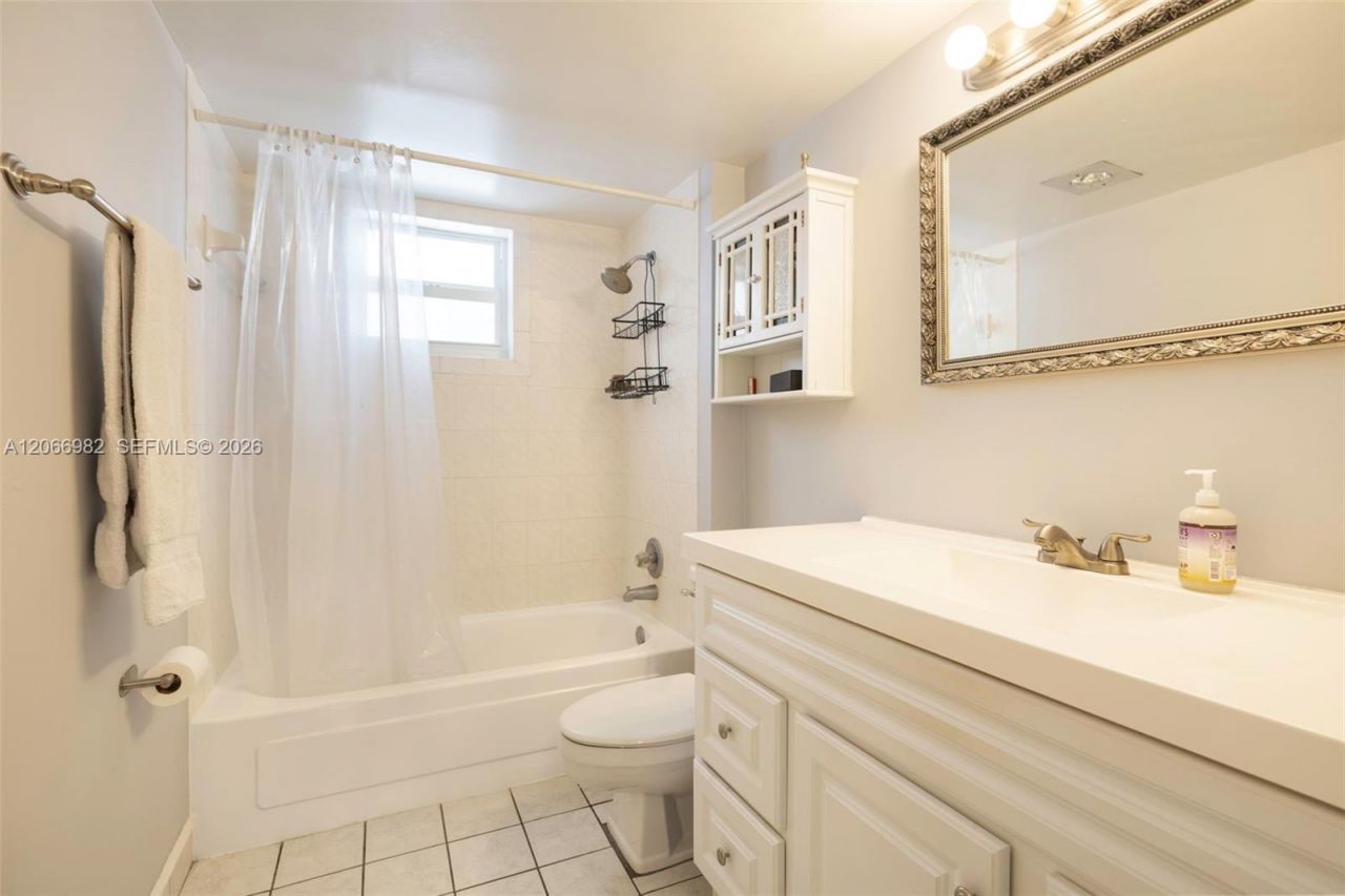 100 Edgewater Dr , Unit 309, Coral Gables, FL 33133 Photo