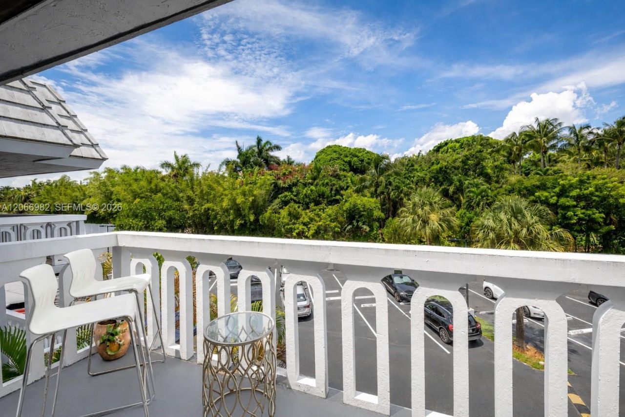 100 Edgewater Dr , Unit 309, Coral Gables, FL 33133 Photo