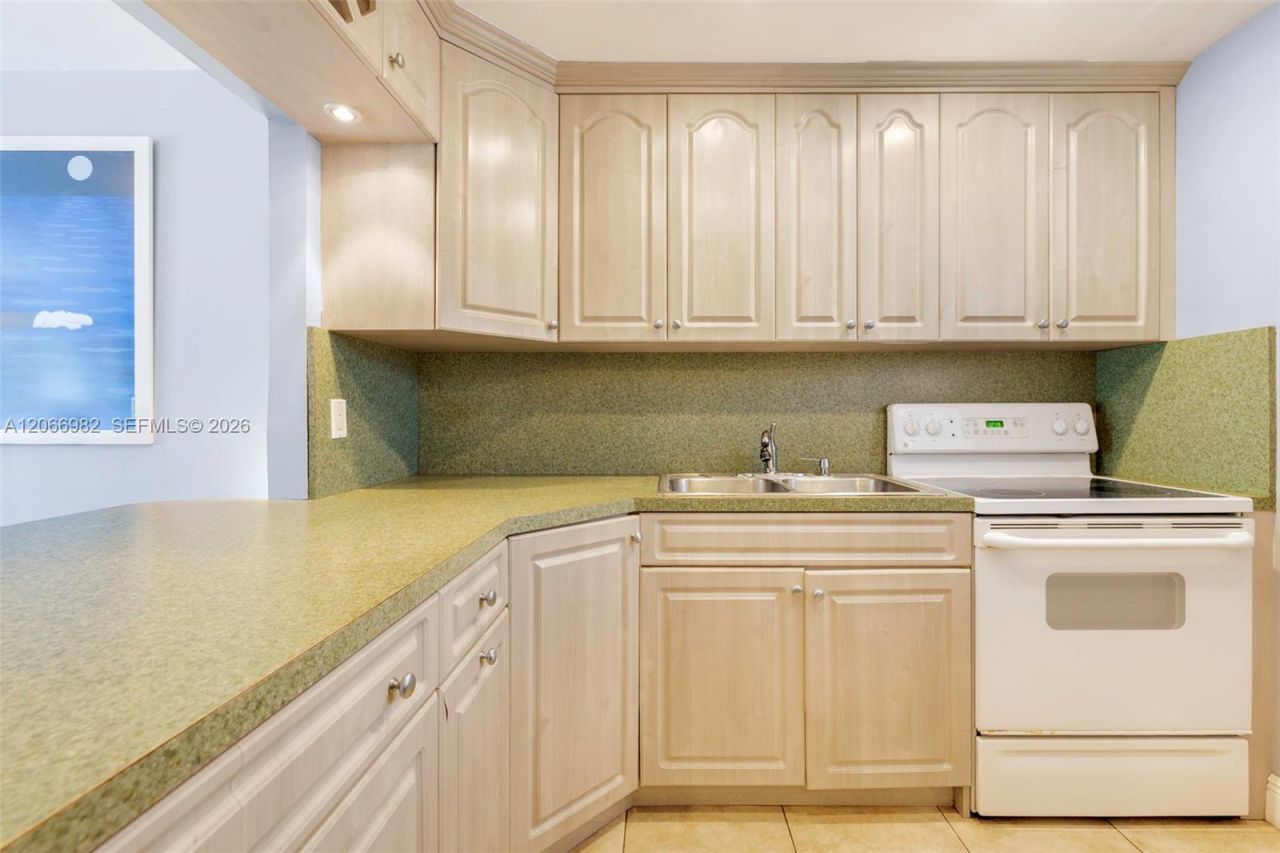 100 Edgewater Dr , Unit 309, Coral Gables, FL 33133 Photo