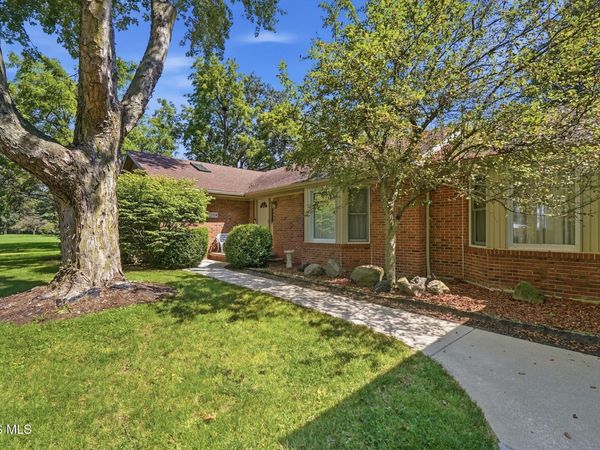 22114 Haskins Road, Bowling Green, OH 43402