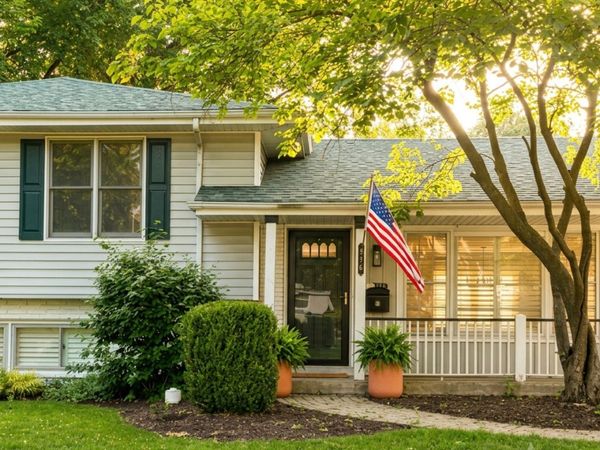 556 JEFFERSON Street, Hinsdale, IL 60521