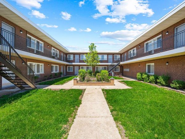 7834 95th Street , Unit 1C, Hickory Hills, IL 60457
