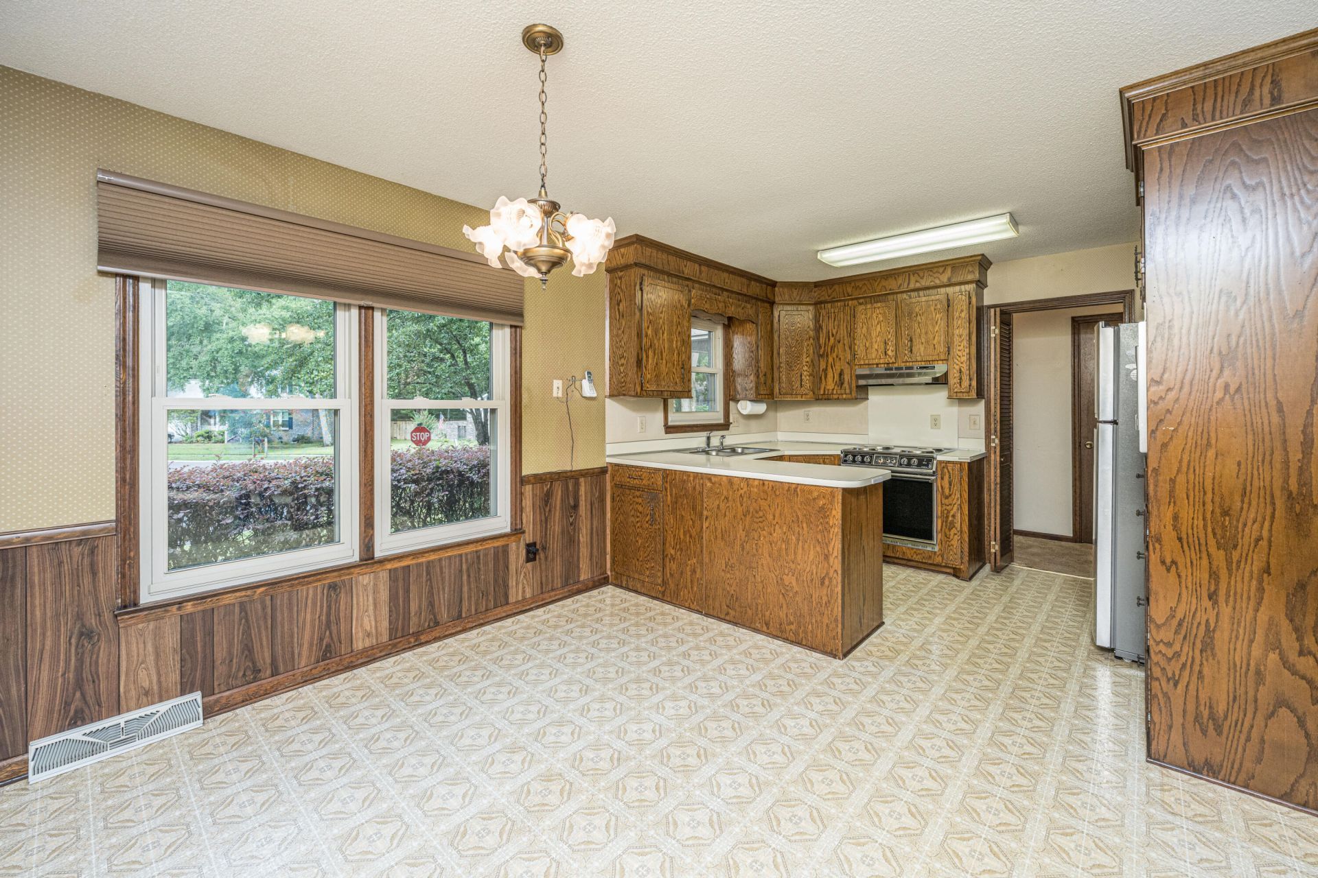 132 Harrow Place Photo 14