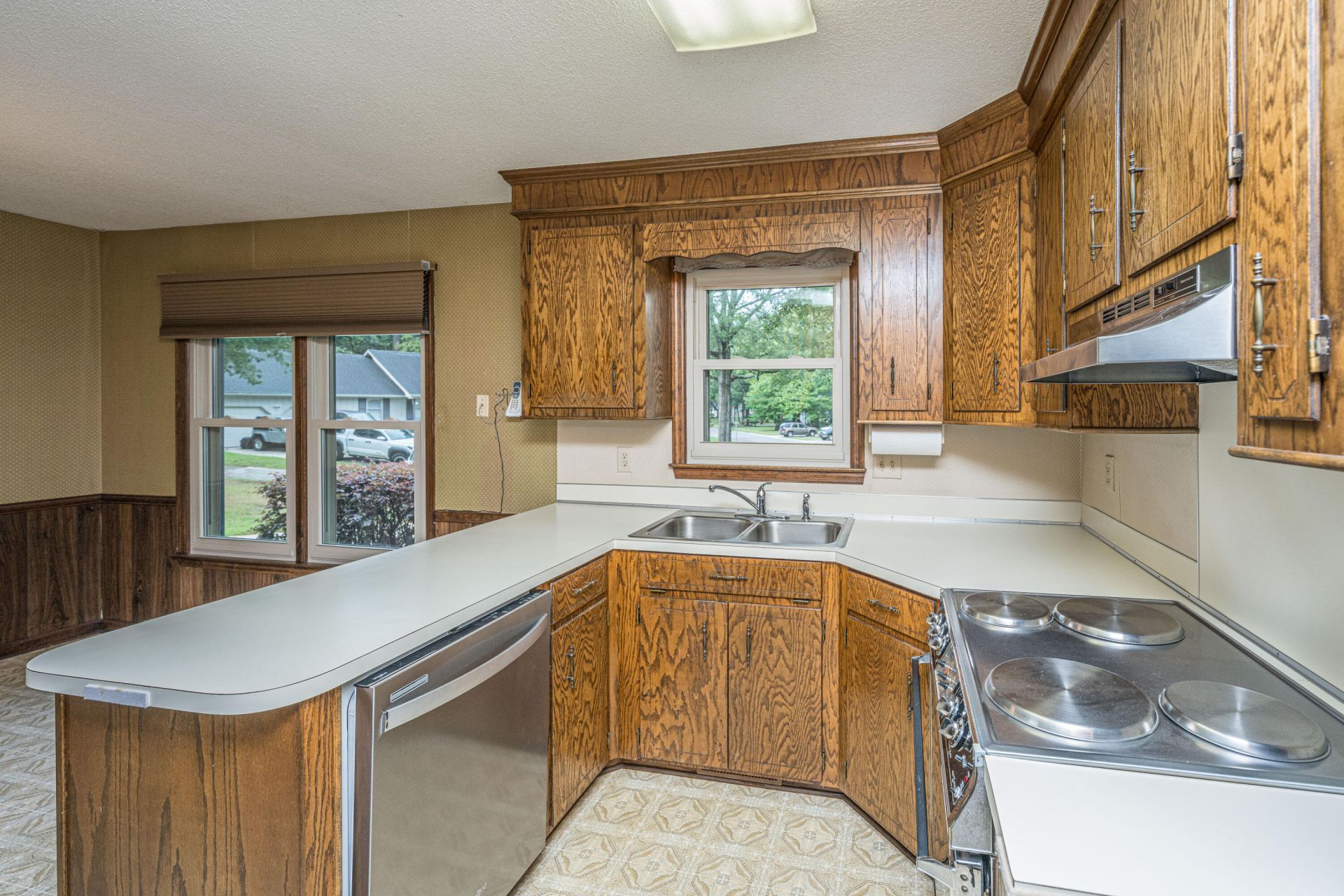 132 Harrow Place Photo 19