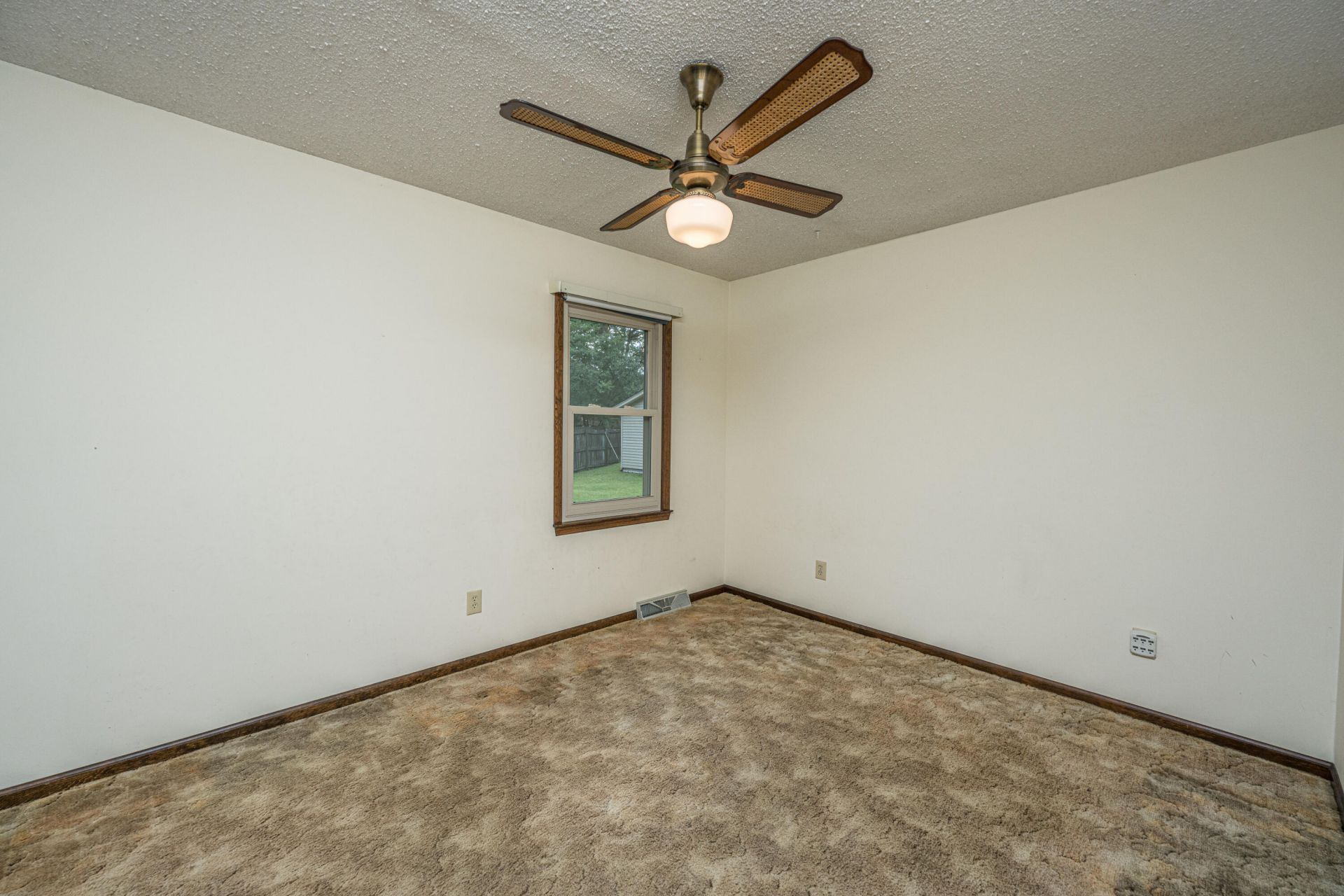 132 Harrow Place Photo 26