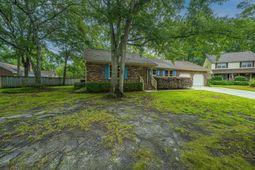 132 Harrow Place photo 4