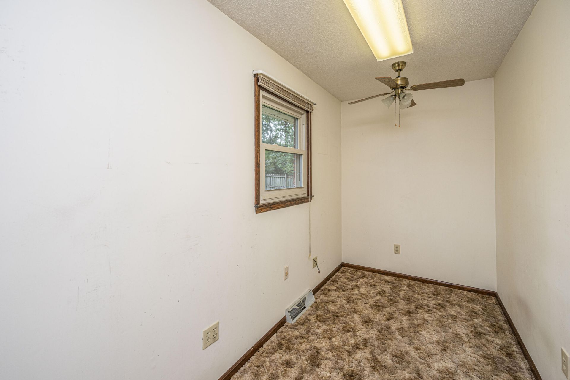 132 Harrow Place Photo 33
