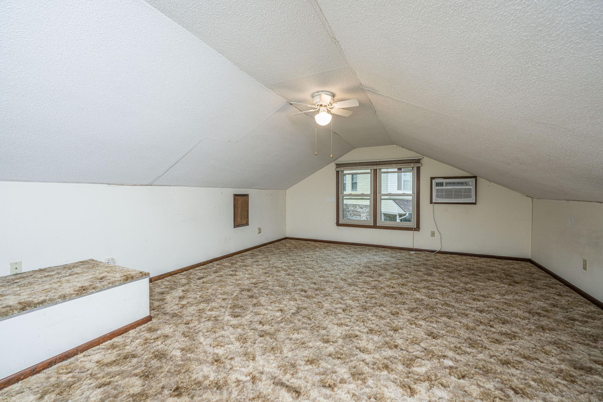 132 Harrow Place Photo 35