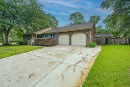 132 Harrow Place photo 4