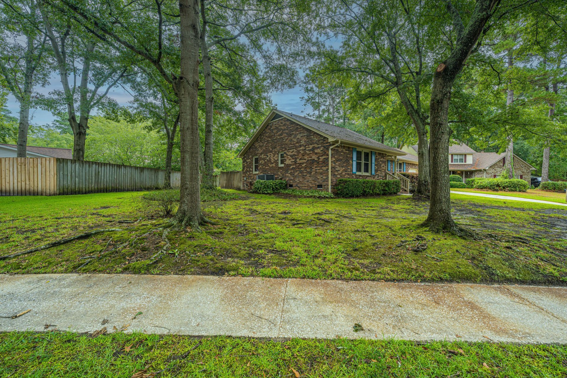 132 Harrow Place Photo 6