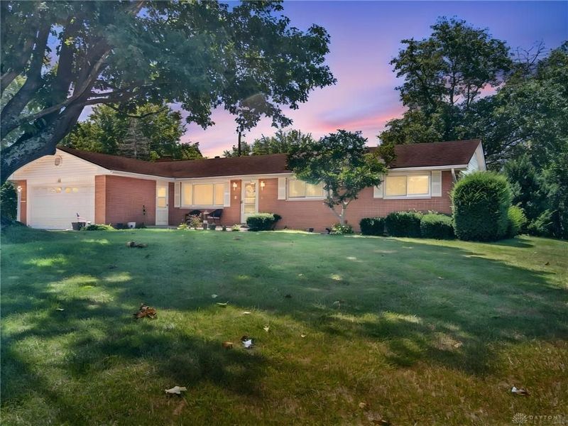 995 Oak Dale Drive, Xenia, OH 45385 Photo 2