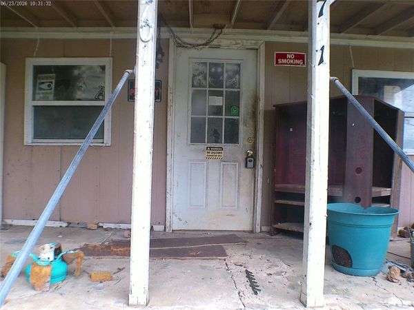 701 Estes Avenue , Yellville, AR 72687
