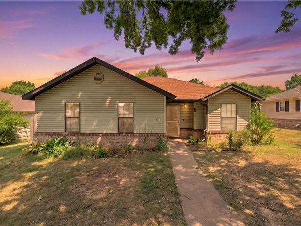 5664 W Legacy Street , Fayetteville, AR 72704