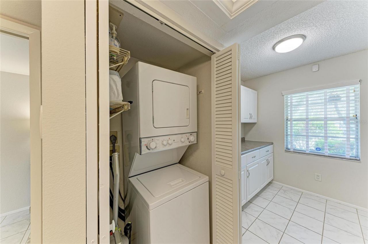 6999 W Country Club Drive N, Unit 123, Sarasota, FL 34243 Photo