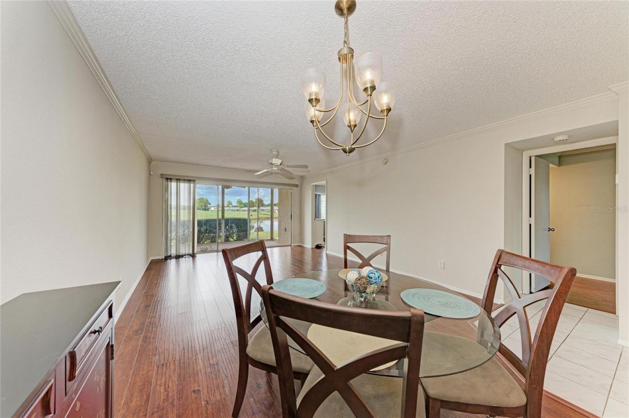6999 W Country Club Drive N, Unit 123, Sarasota, FL 34243 Photo
