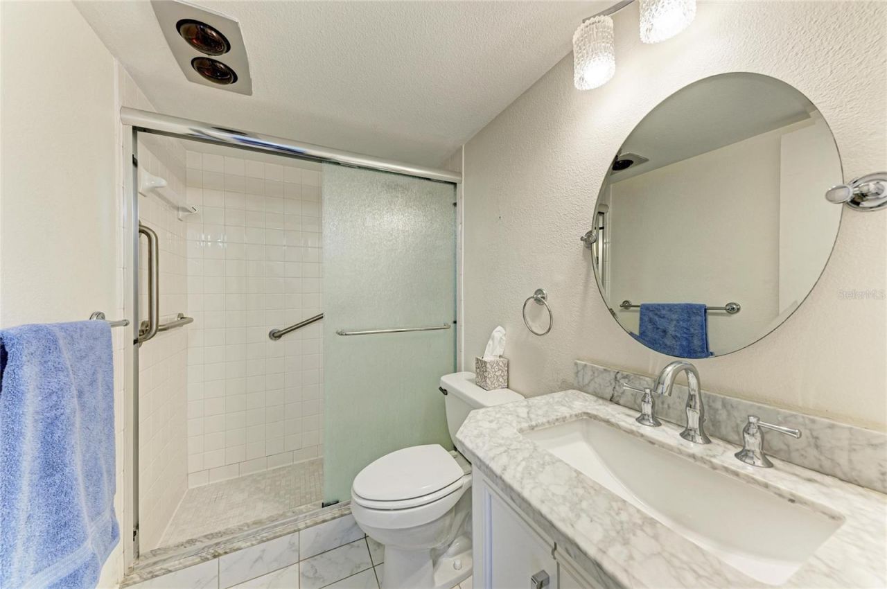 6999 W Country Club Drive N, Unit 123, Sarasota, FL 34243 Photo