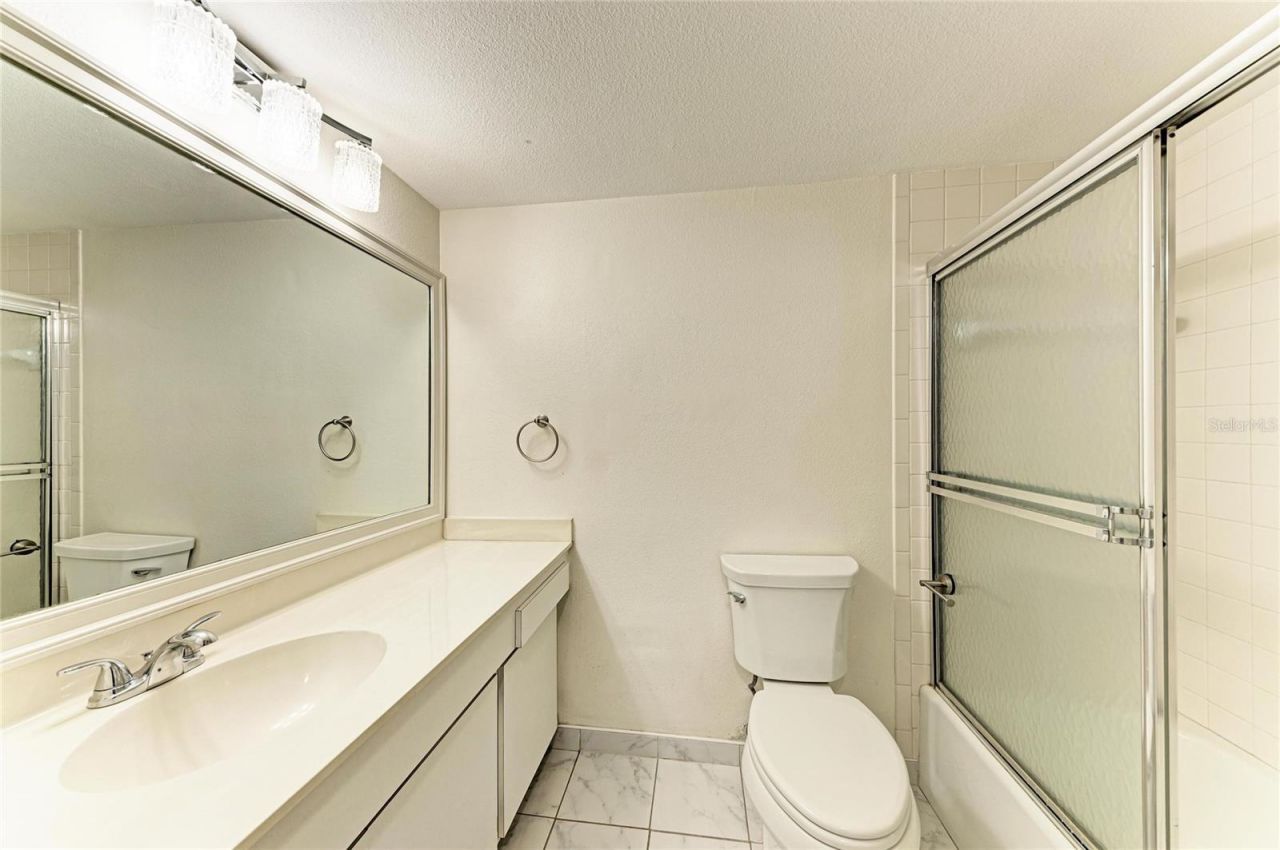 6999 W Country Club Drive N, Unit 123, Sarasota, FL 34243 Photo