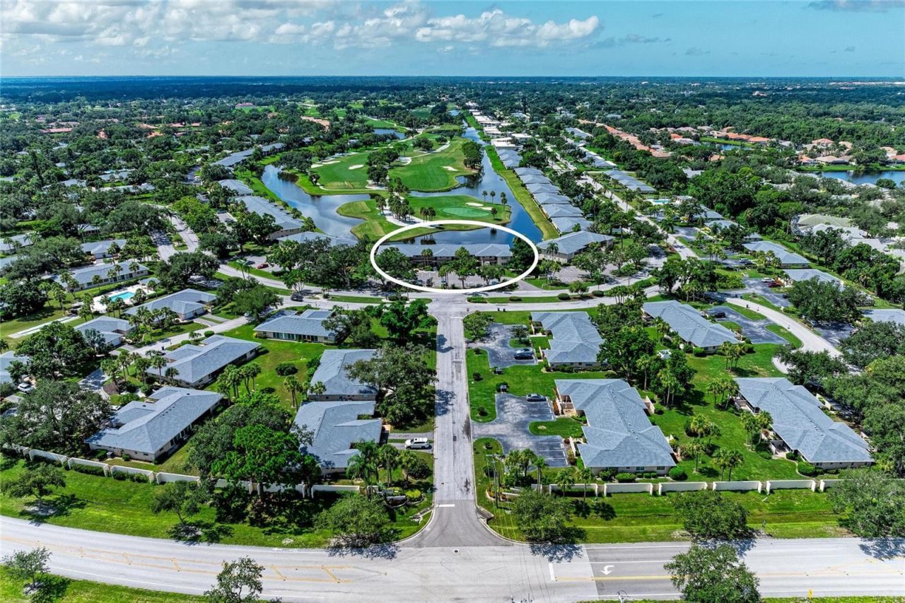 6999 W Country Club Drive N, Unit 123, Sarasota, FL 34243 Photo
